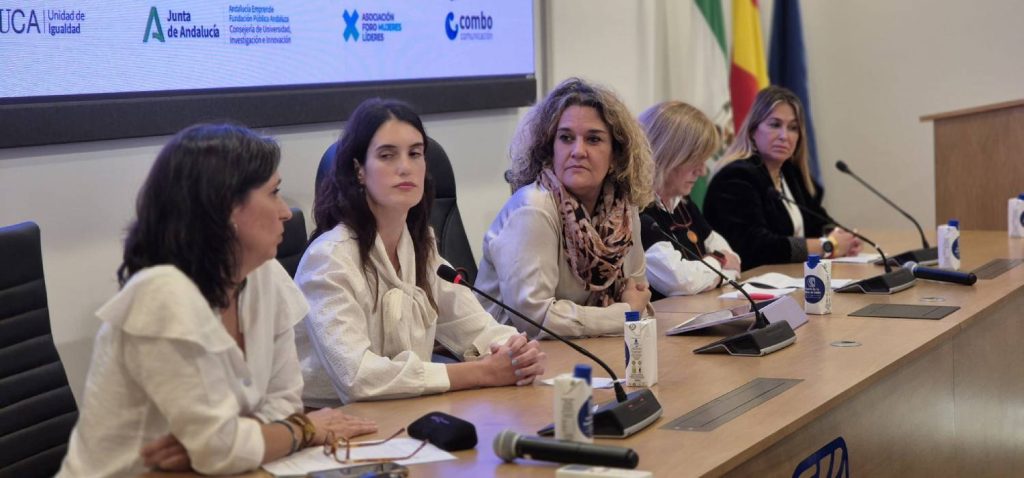 Investigadoras de la UCA protagonizan un debate sobre emprendimiento en el Foro de Mujeres Lídere...